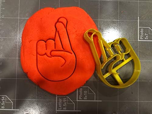 Cookie Cutz Fingers Crossed Cookie Cutter 3 Inch