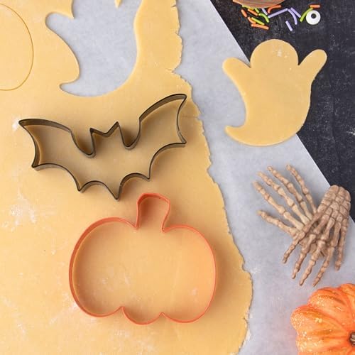 Cookie Cutter Kingdom Christmas Cookie Cutters with Sprinkles Set
