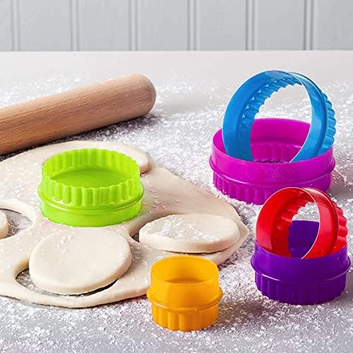 YAFIYGI 6-Piece Scalloped Round Cookie Cutters Plastic