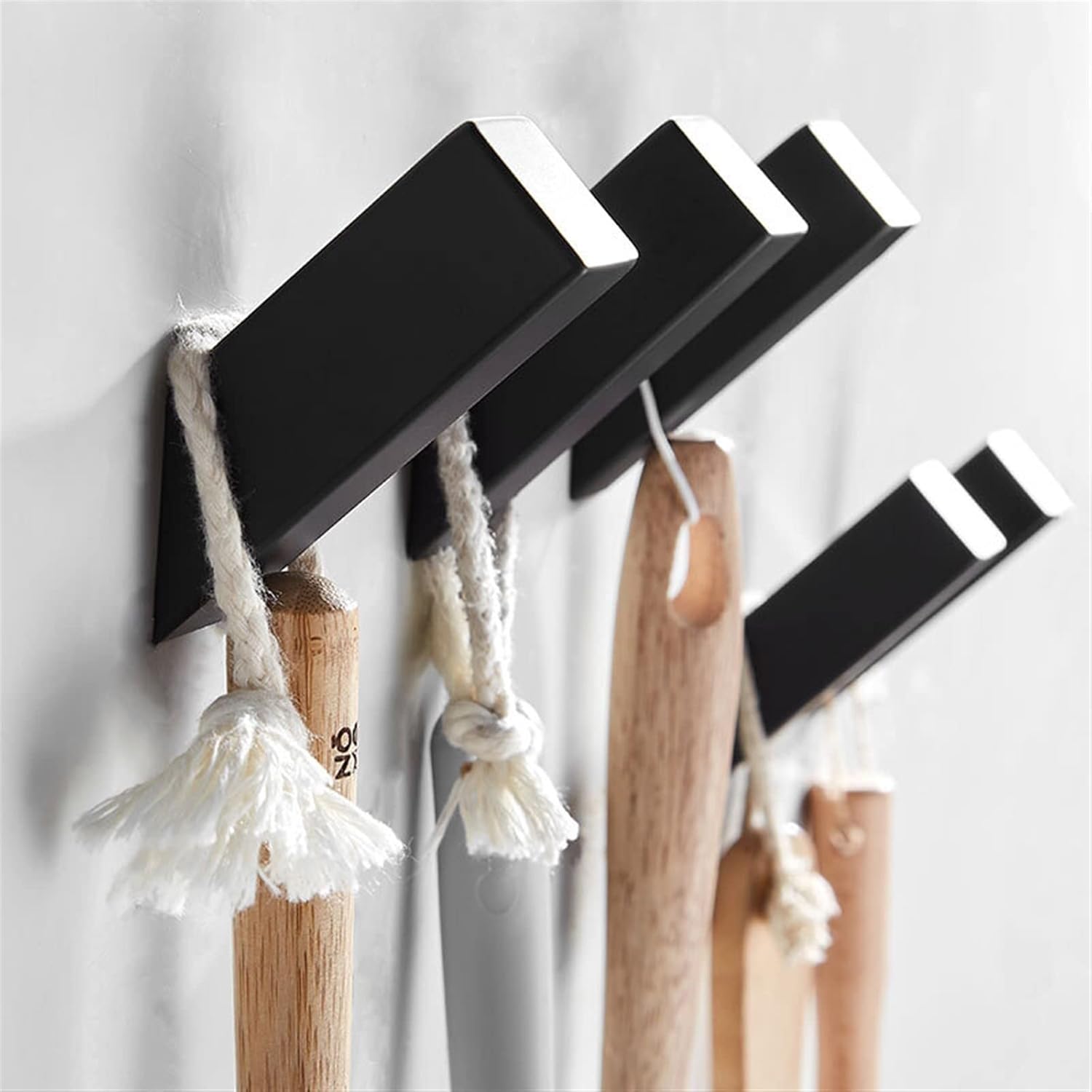 LUCBEI Wall-Mounted Black Towel Hook 3Pcs Coat Hook