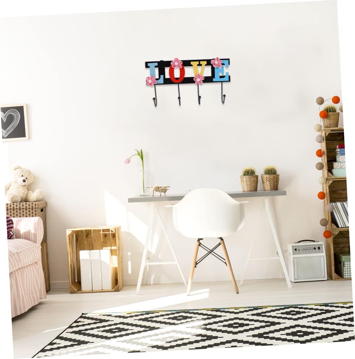 4 Hook Wall Towel Rack with Decorative Design