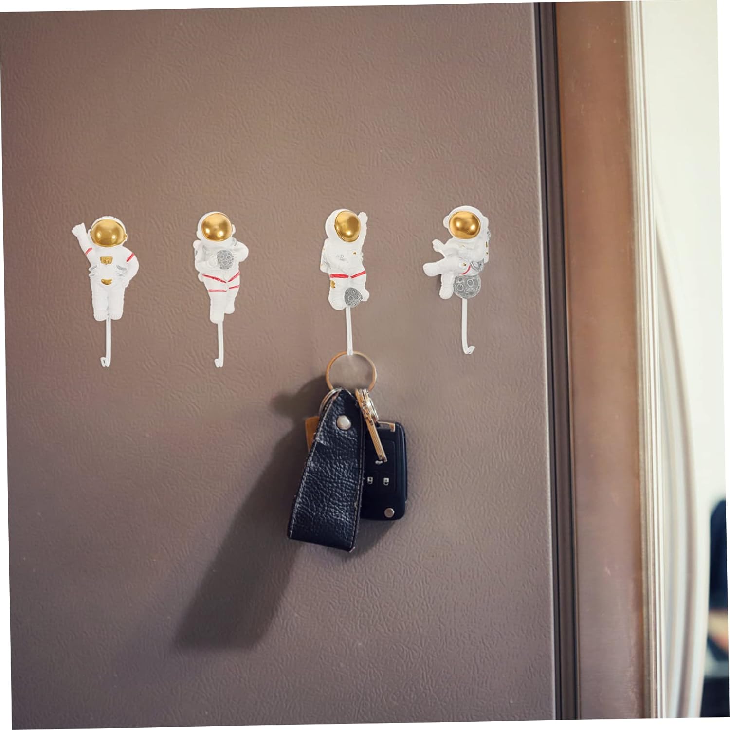 VICASKY 4pcs Space-Themed Astronaut Hooks Wall Decor 1