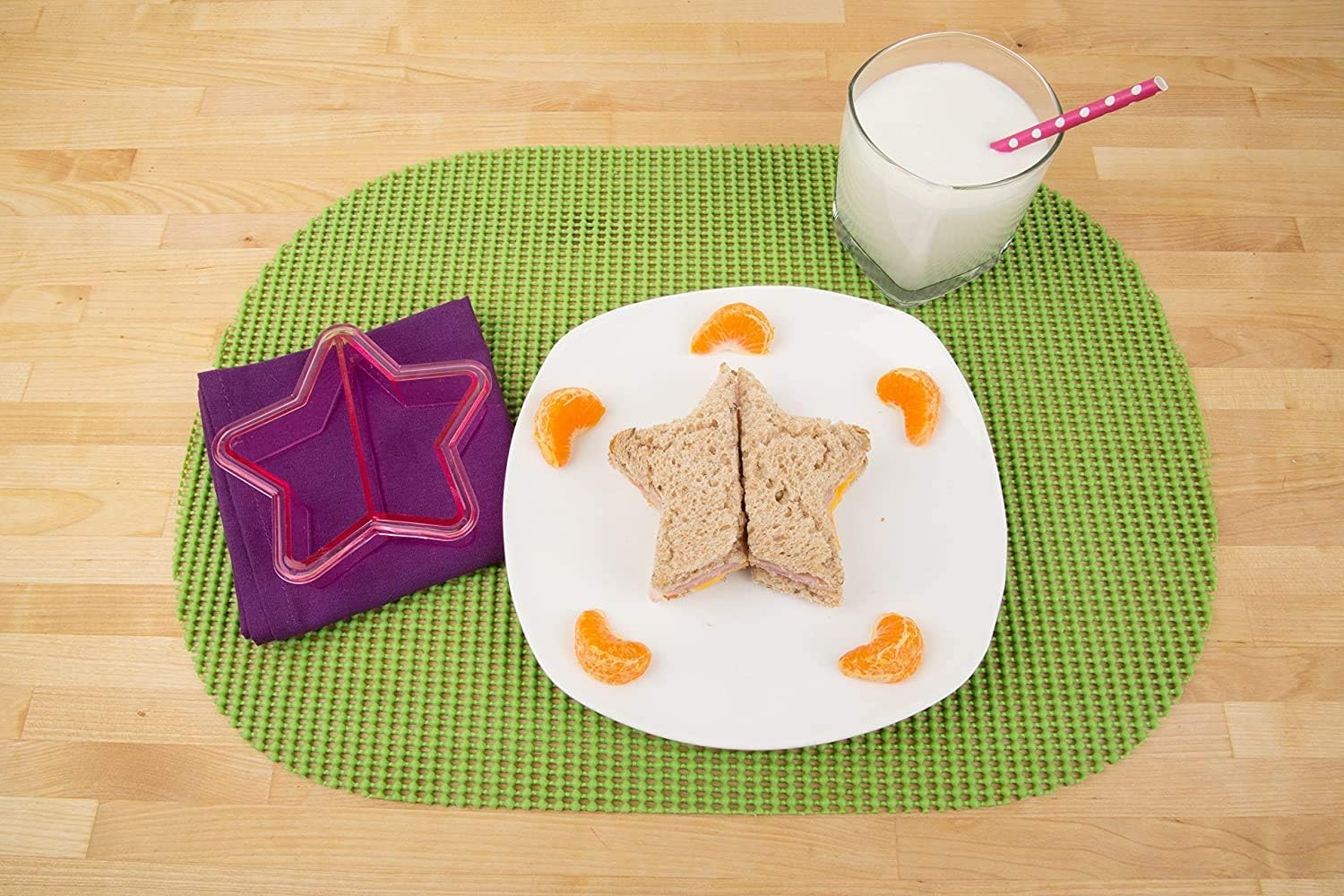 Bentology Sandwich Cutters - 4 Pack with Butterfly Star Dinosaur Elephant