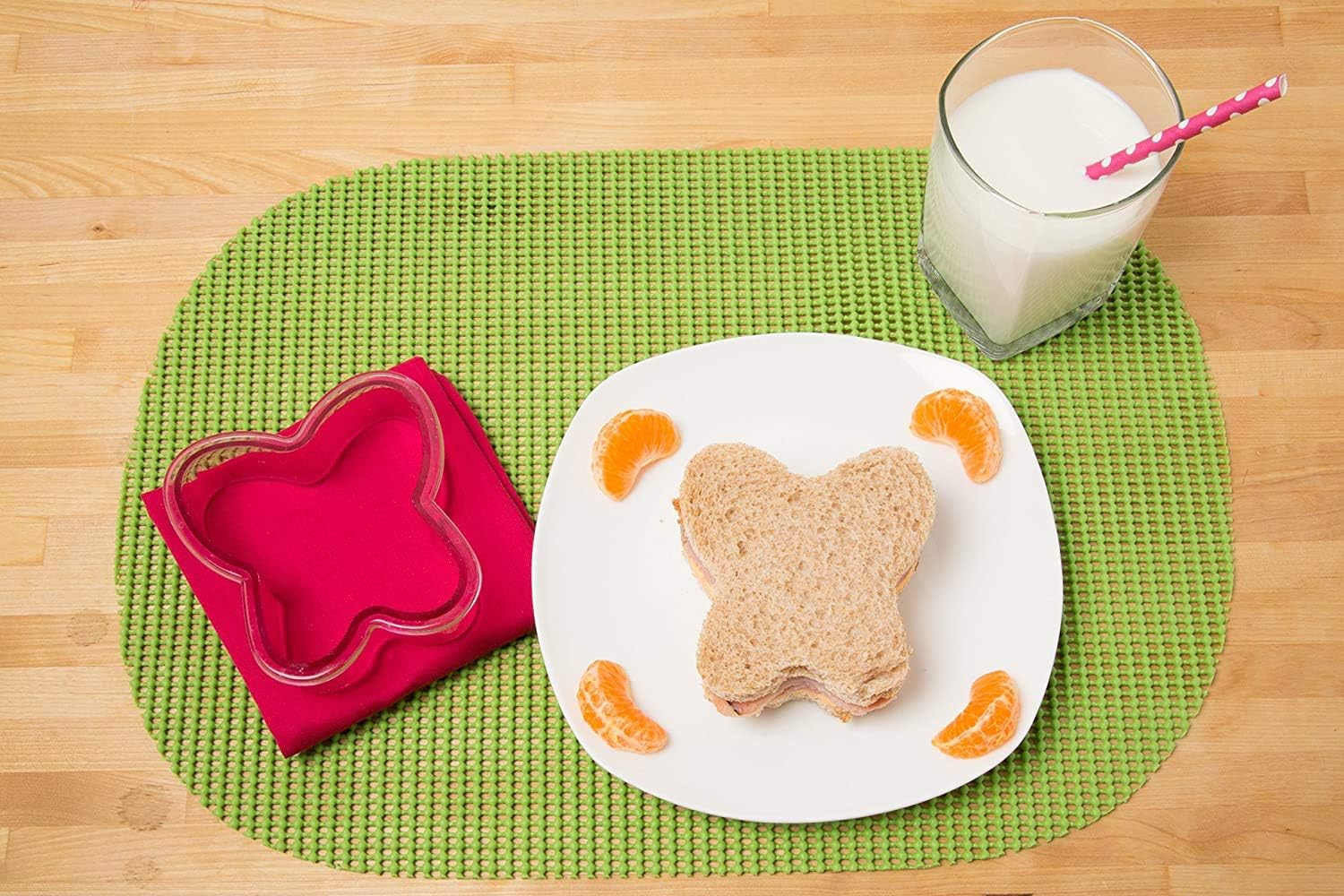 Bentology Sandwich Cutters - 4 Pack with Butterfly Star Dinosaur Elephant