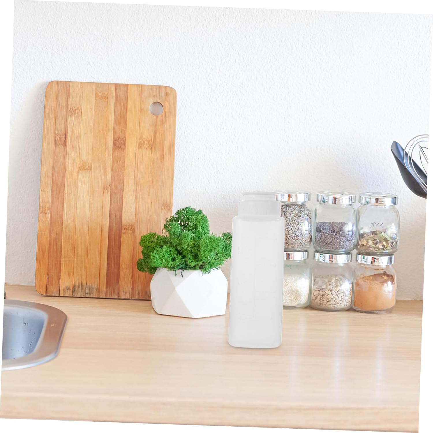Reusable Squeeze Oil Dispenser with 300ML Capacity