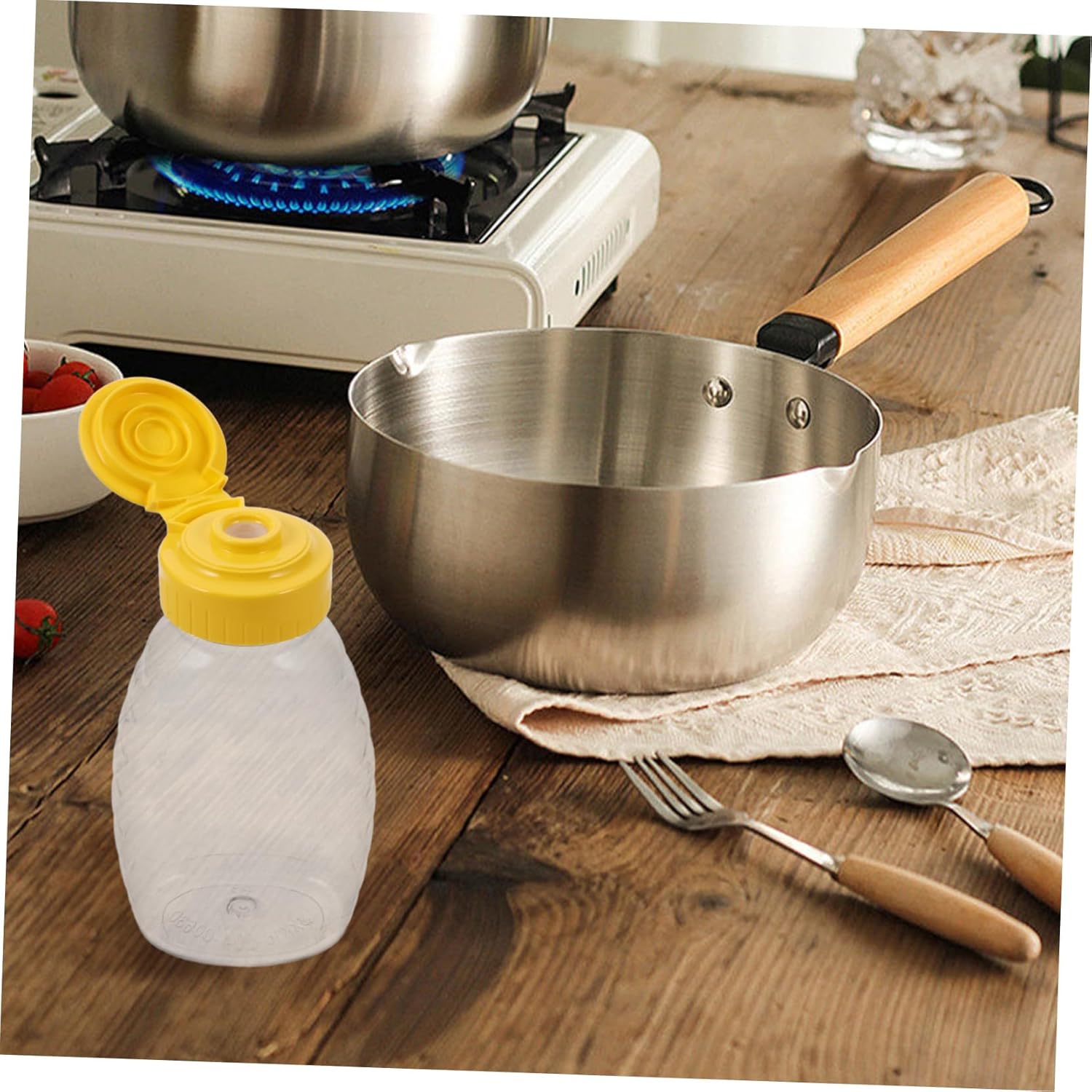 Garneck 4pcs PET Squeeze Condiment Bottles