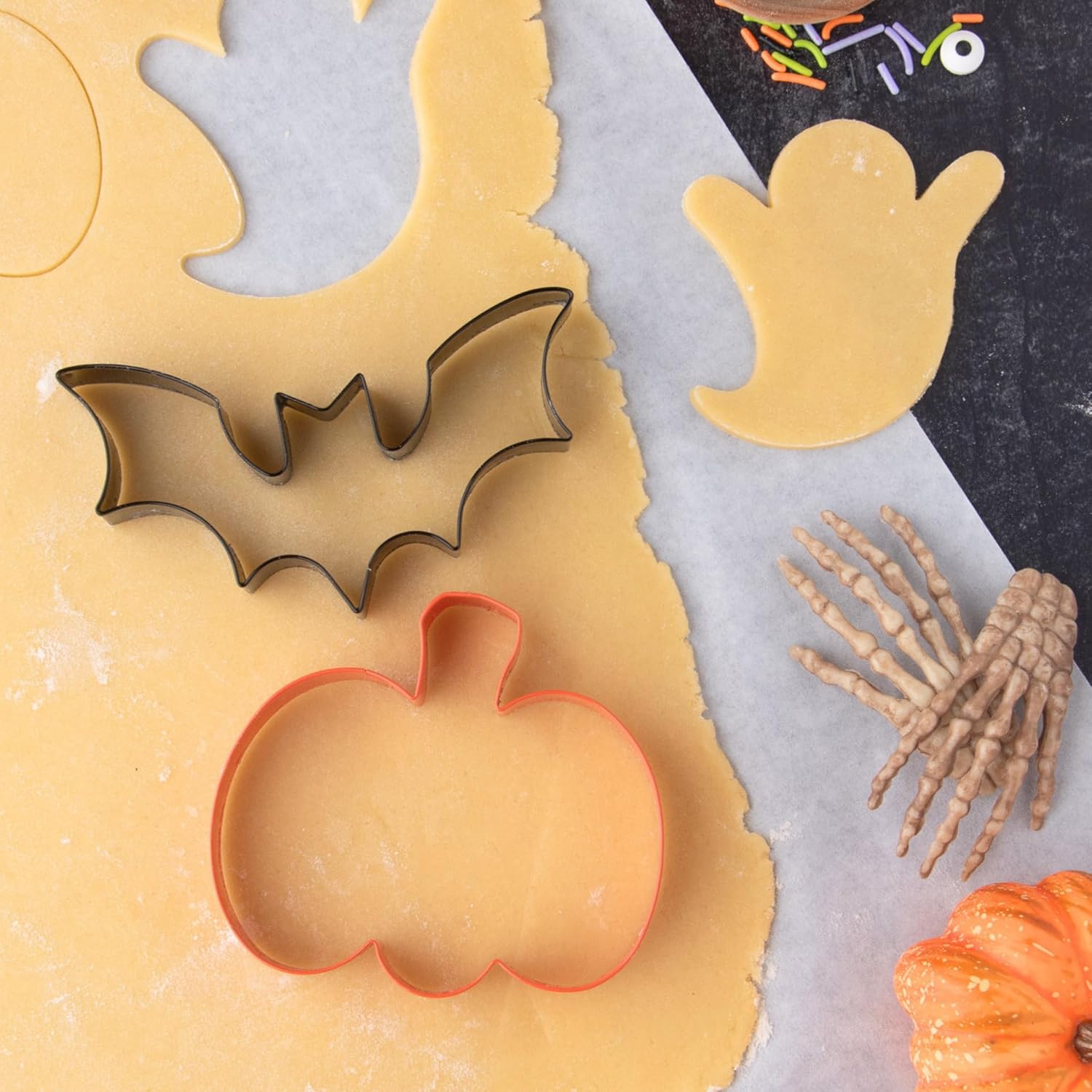Cookie Cutter Kingdom Christmas Cookie Cutters with Sprinkles Set