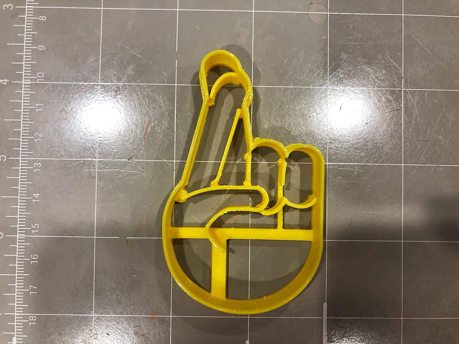 Cookie Cutz Fingers Crossed Cookie Cutter 3 Inch